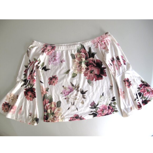 Charlotte Russe Tops - CHARLOTTE RUSSE Crop Top FLORAL Size SMALL long SLEEVES women Spring